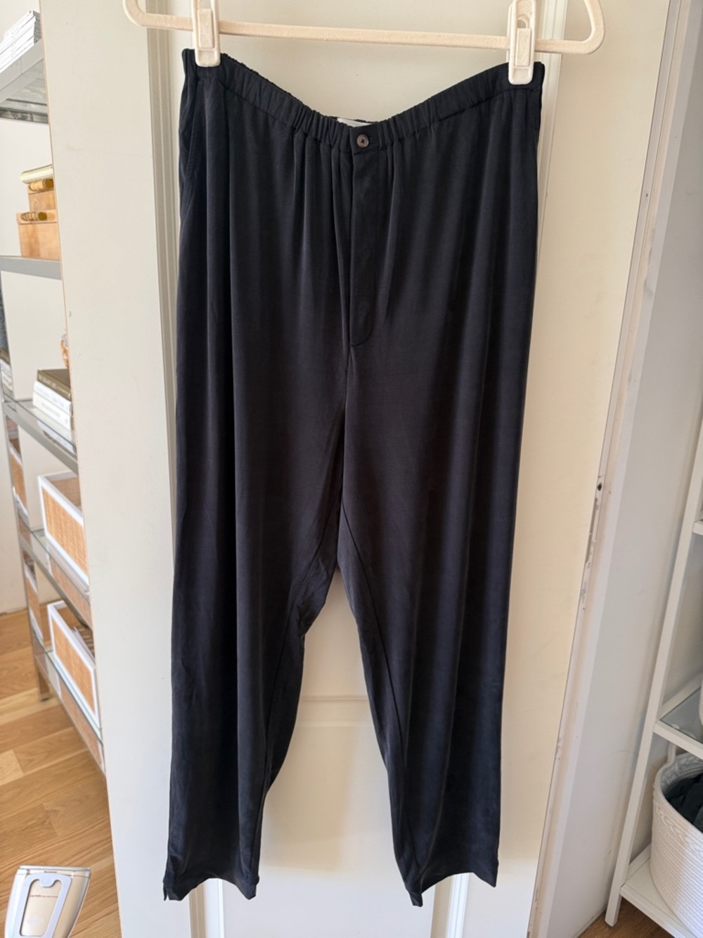 NWT! 🖤 Original Lou & Grey Cupro Black Pants, Size M